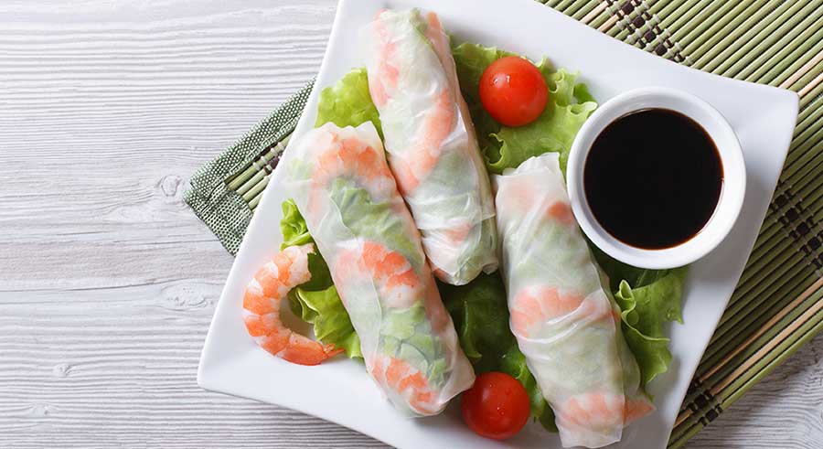 Duo Vietnamese spring rolls