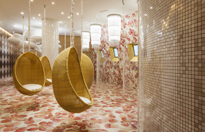 傳統的阿拉伯咖啡和棗